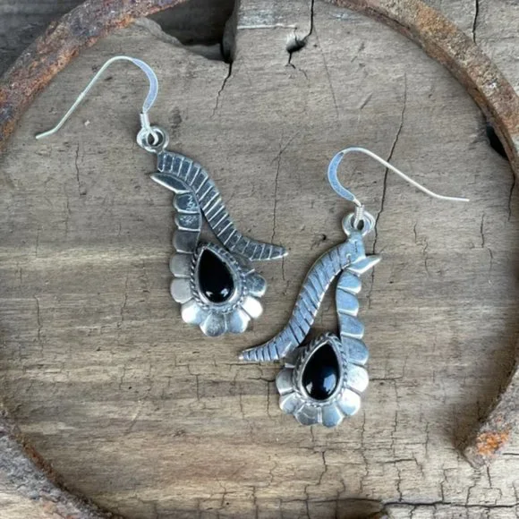 Vintage Old Pawn Native American Sterling Silver Onyx Dangle Drop Earrings - Picture 2 of 12